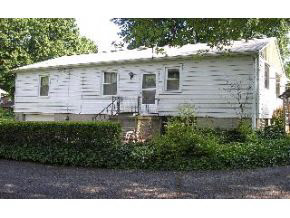 1805 Southdowns Dr E, Bloomington, IN 47401 photo 3