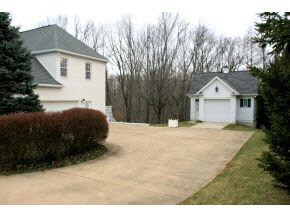 3723 Devonshire Ct, Bloomington, IN 47408 photo 3