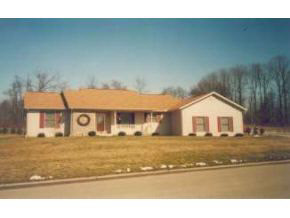 4102 Ashbrook Ln, Bloomington, IN 47404 photo 1