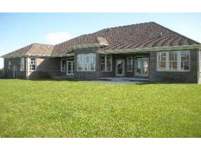 1664 Devonshire Dr, Seymour, IN 47274 photo 2