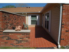 1154 E Regency Dr, Bloomington, IN 47401 photo 2