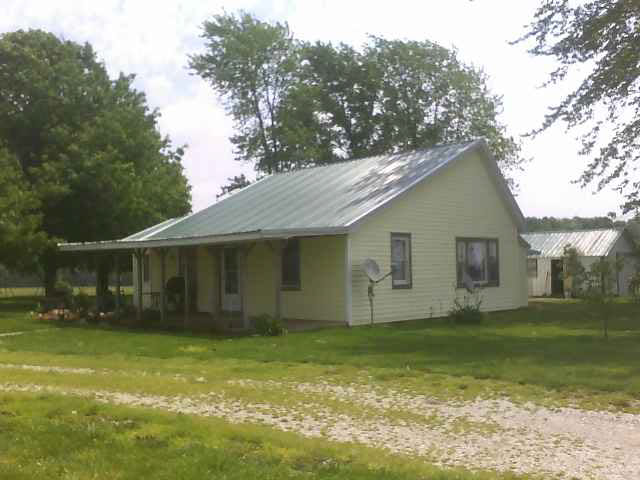 9244 E Kerns Rd, Oaktown, IN 47561 photo 1