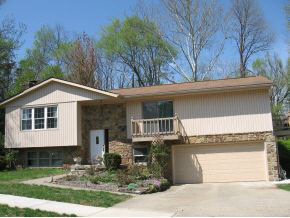 2119 E Meadowbluff Ct, Bloomington, IN 47401 photo 2