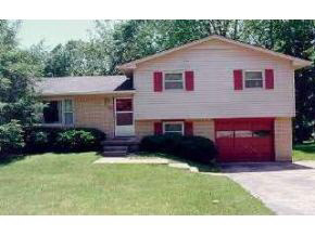 2116 East Wimbleton Lane, Bloomington, IN 47401 photo 1