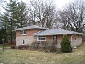 2516 Eastgate Ln, Bloomington, IN 47408 photo 1