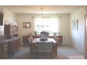 906 Carleton Ct, Bloomington, IN 47401 photo 3