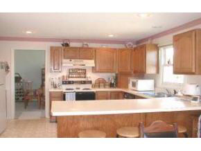 906 Carleton Ct, Bloomington, IN 47401 photo 4