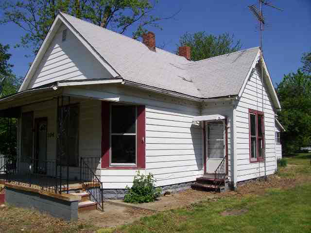 106 E Broadway St, Decker, IN 47524 photo 2