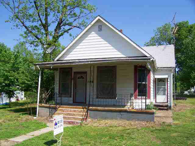 106 E Broadway St, Decker, IN 47524 photo 1