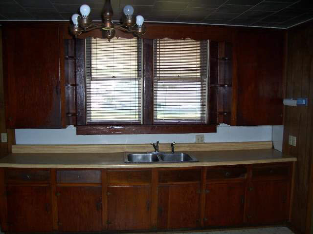106 E Broadway St, Decker, IN 47524 photo 6