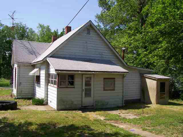 106 E Broadway St, Decker, IN 47524 photo 9