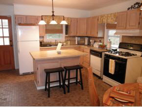 422 E University St, Bloomington, IN 47401 photo 5