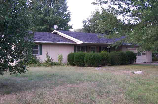 7876 E Persimmon Ln, Robinson, IL 62454 photo 1