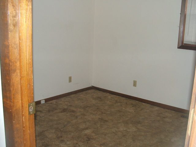 709 Watson Dr, Olney, IL 62450 photo 5