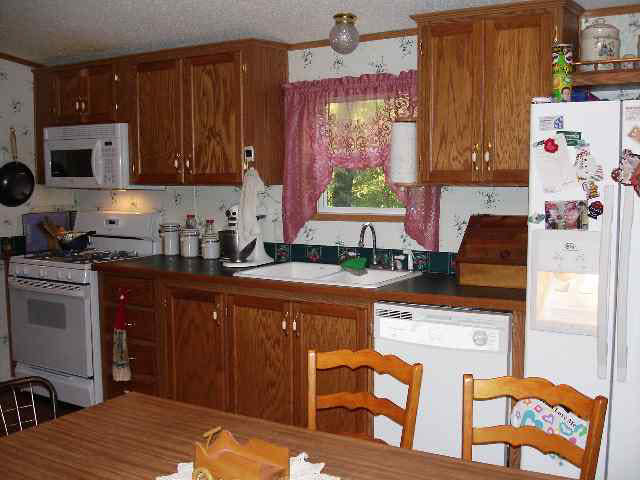 802 E Center St, Hazleton, IN 47640 photo 2