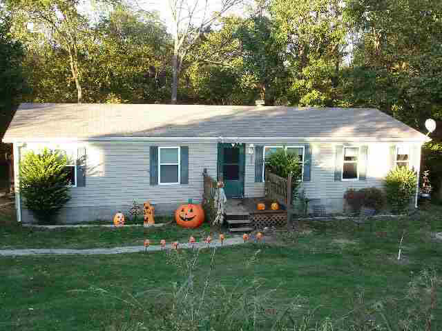 802 E Center St, Hazleton, IN 47640 photo 1
