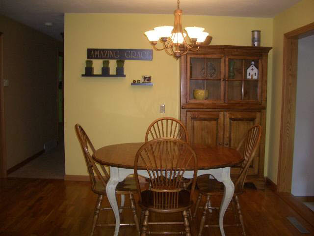 2013 Jackson Dr, Vincennes, IN 47591 photo 4