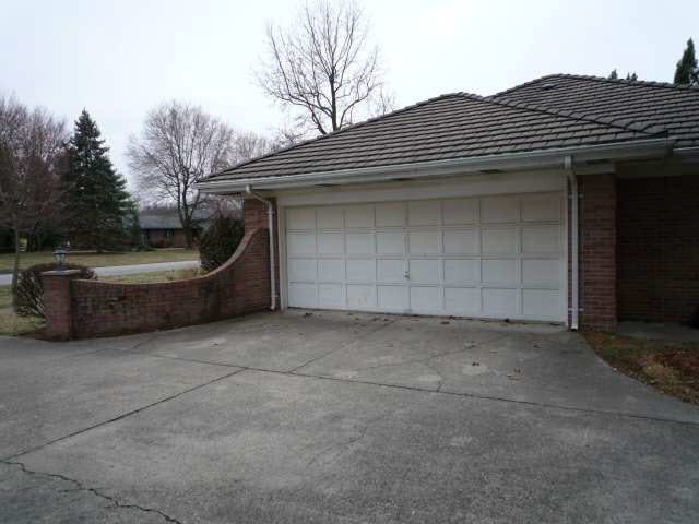 1614 Montclair Dr, Vincennes, IN 47591 photo 9