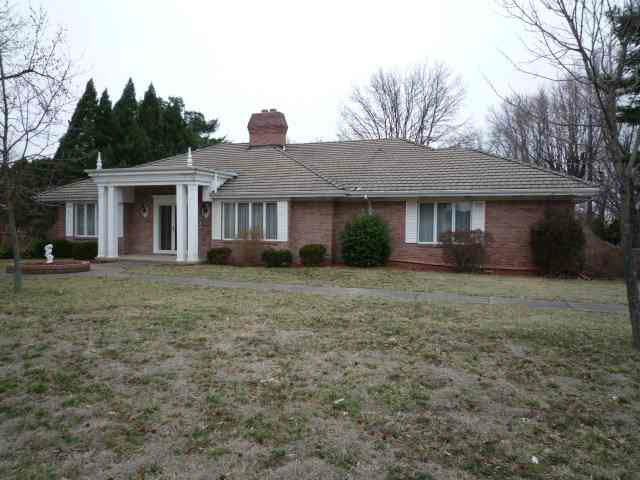 1614 Montclair Dr, Vincennes, IN 47591 photo 1