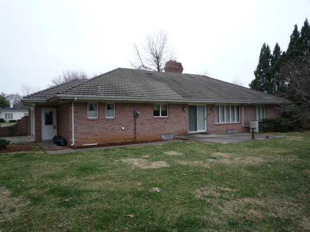 1614 Montclair Dr, Vincennes, IN 47591 photo 8
