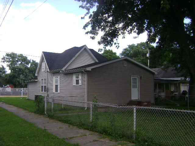 103 E Reel Ave, Vincennes, IN 47591 photo 8