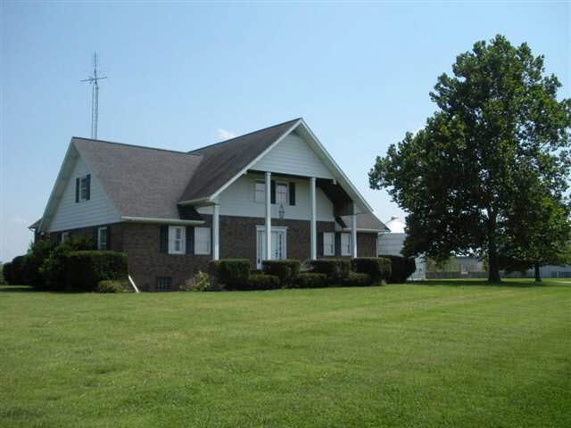 3303 W Bulldog Rd, Vincennes, IN 47591 photo 1