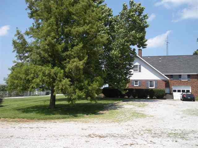 3303 W Bulldog Rd, Vincennes, IN 47591 photo 6