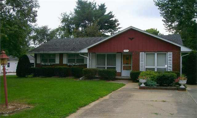 205 Lafferty Dr, Vincennes, IN 47591 photo 1