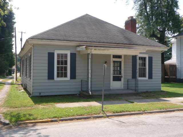 509 N 8th St, Vincennes, IN 47591 photo 2