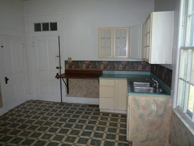 509 N 8th St, Vincennes, IN 47591 photo 5