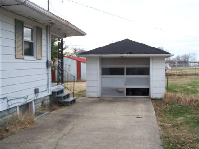402 E 8th St, Bicknell, IN 47512 photo 10