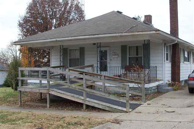 402 E 8th St, Bicknell, IN 47512 photo 1