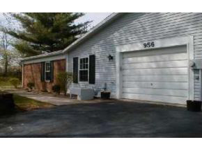 956 Commons Dr, Bloomington, IN 47401 photo 1
