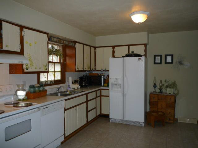 102 Harrison Dr, Vincennes, IN 47591 photo 4