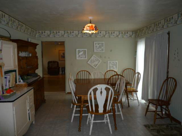 102 Harrison Dr, Vincennes, IN 47591 photo 5