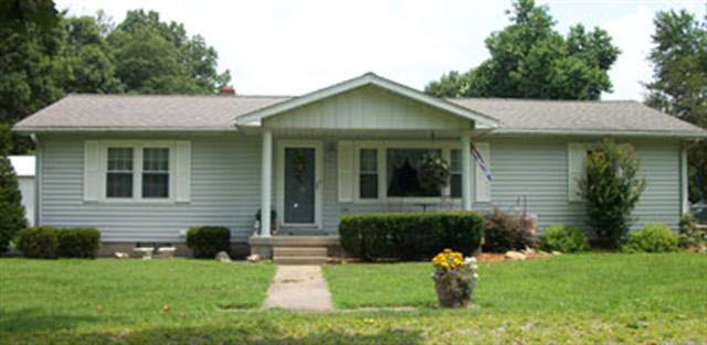 5110 E Simpson Dr, Vincennes, IN 47591 photo 1