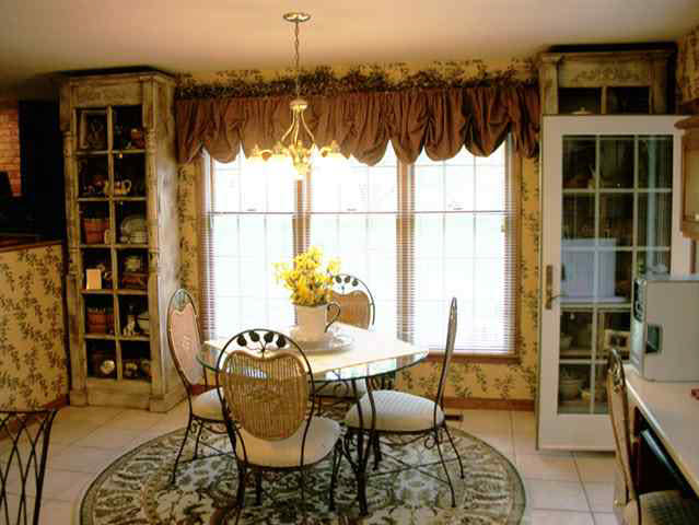 3469 E Meadow Creek Ct, Vincennes, IN 47591 photo 2