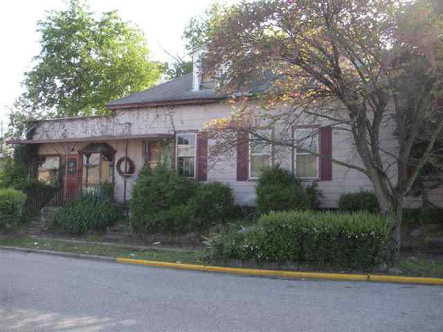 1323 Washington Ave, Vincennes, IN 47591 photo 1