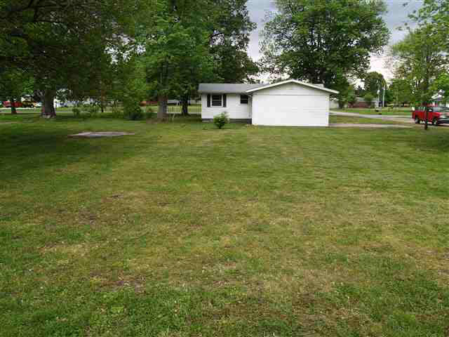 109 S Park St, Oaktown, IN 47561 photo 10