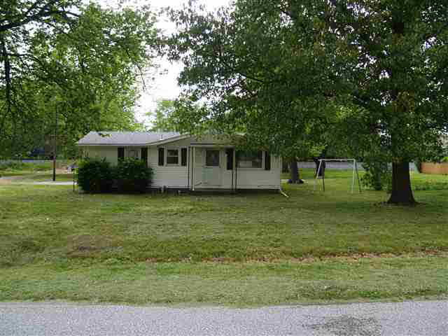 109 S Park St, Oaktown, IN 47561 photo 1