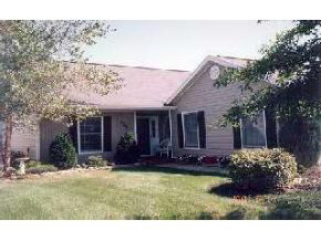 738 Pepperridge Dr, Bloomington, IN 47401 photo 1