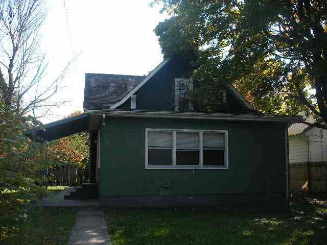 614 N 9th St, Vincennes, IN 47591 photo 2