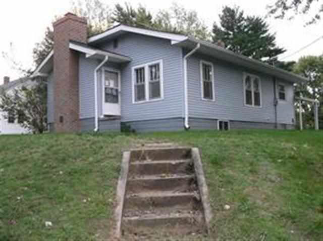552 E John St, Plainville, IN 47568 photo 1