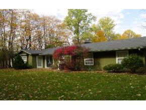1702 Caradon Hl, Bloomington, IN 47401 photo 2