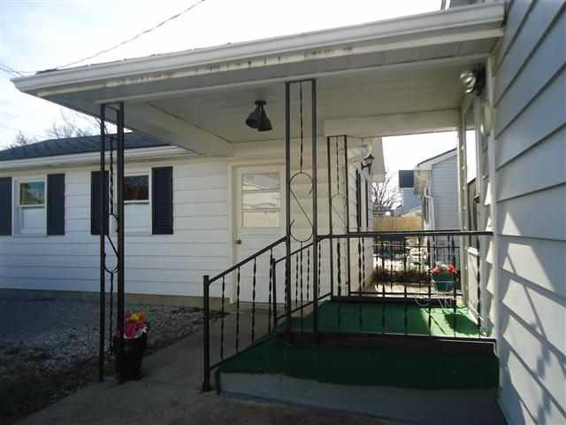 922 E Locust St, Vincennes, IN 47591 photo 9
