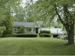 1704 Circle Dr, Bloomington, IN 47401 photo 2
