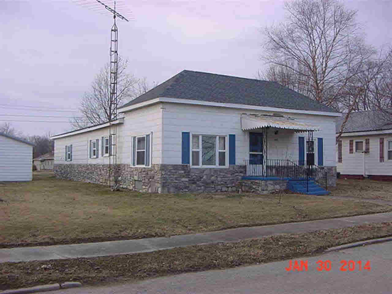 826 Charles St, Bicknell, IN 47512 photo 1