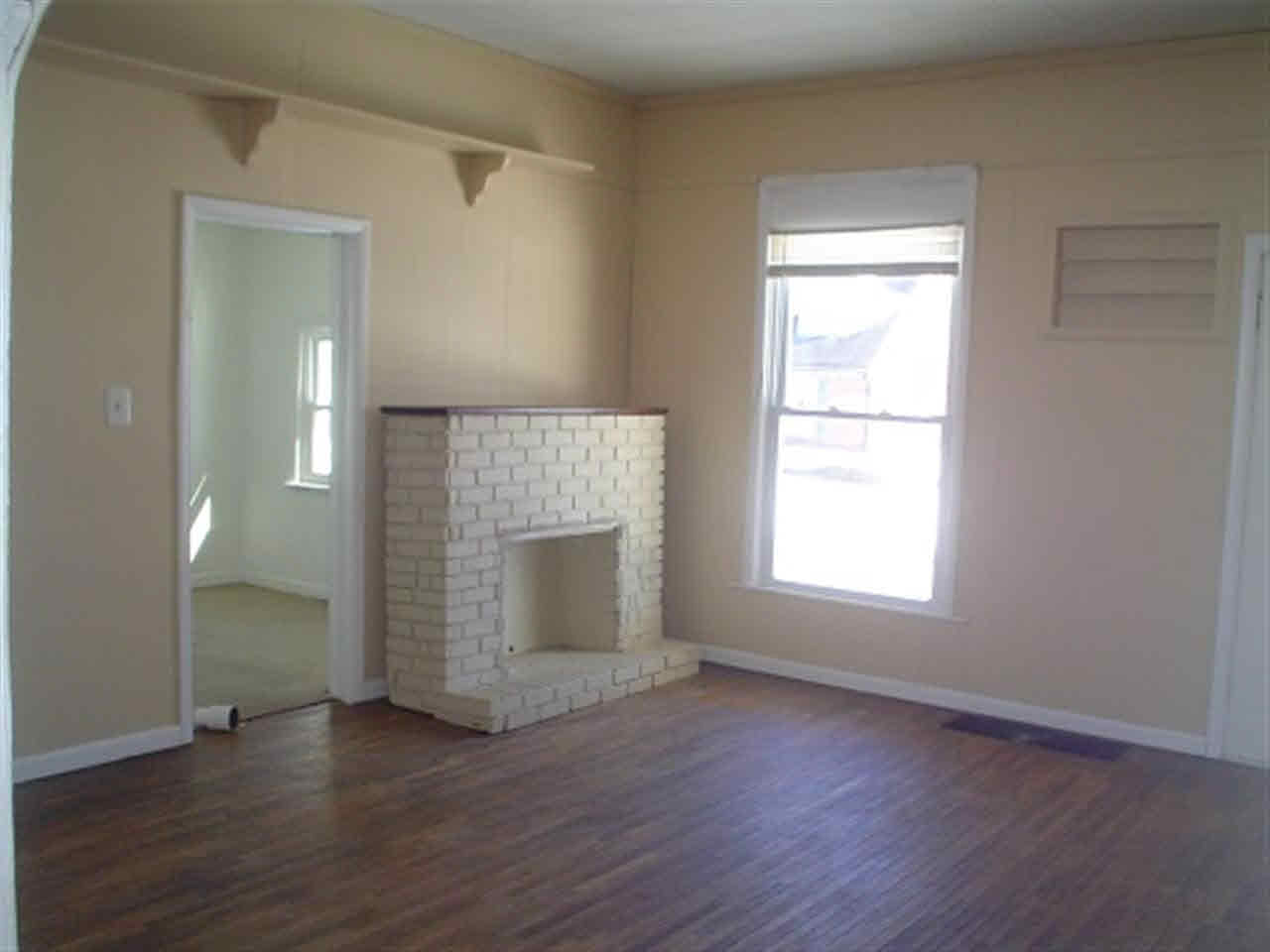 202 W 5th St, Bicknell, IN 47512 photo 4