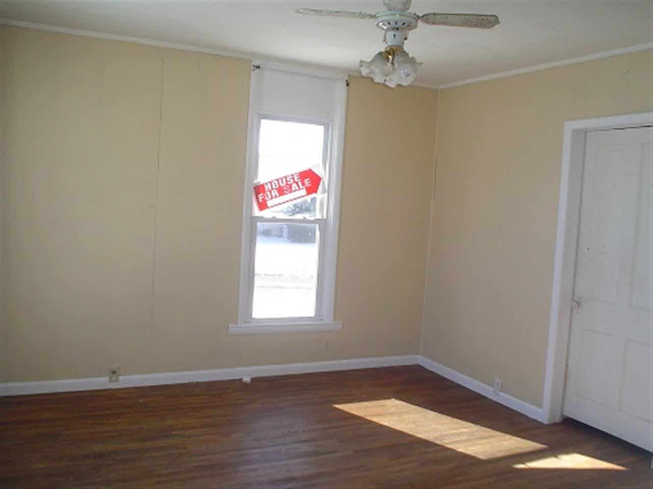 202 W 5th St, Bicknell, IN 47512 photo 6