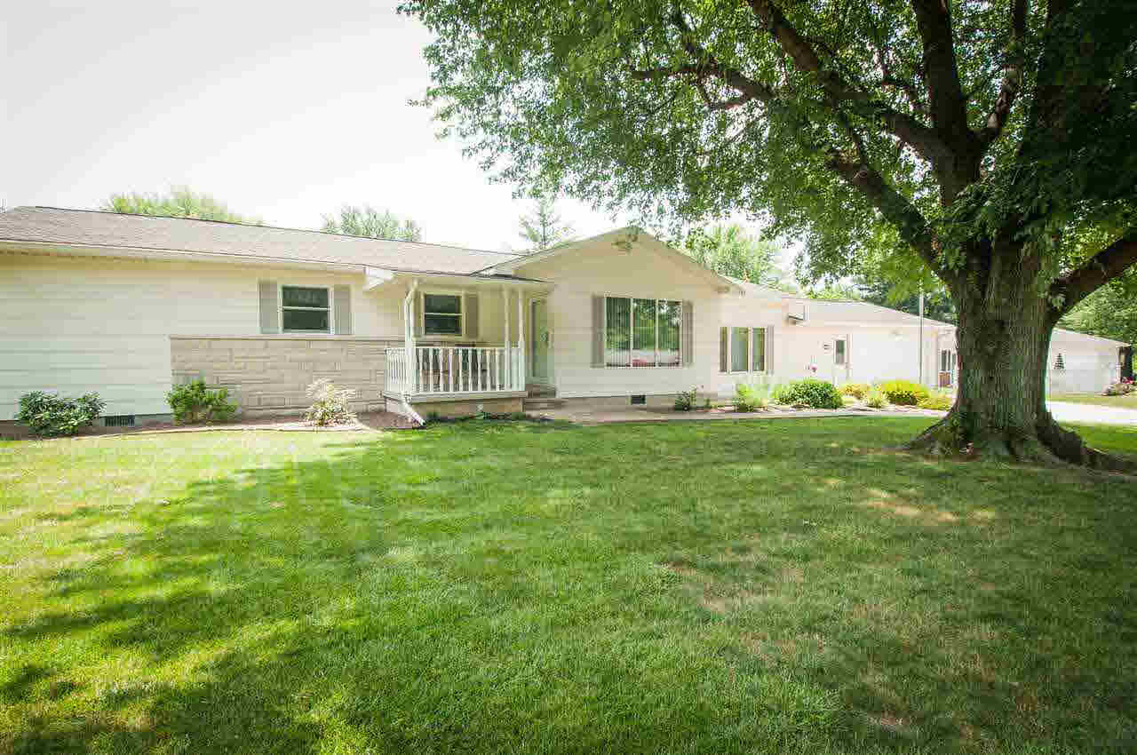 307 Plumtree Dr, Vincennes, IN 47591 photo 1